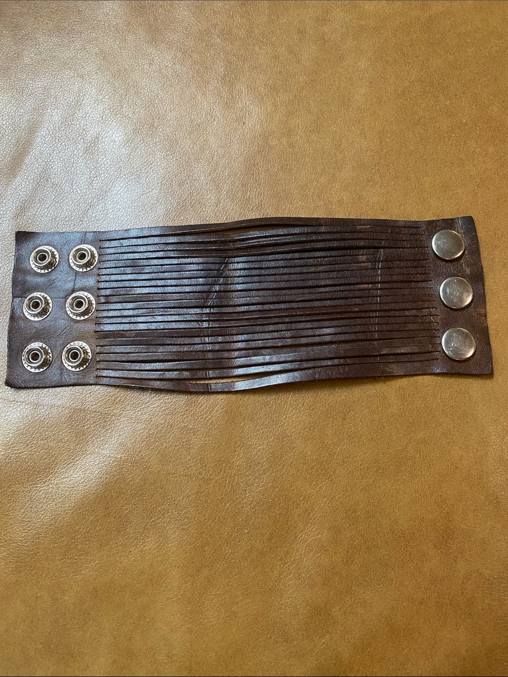Vintage leather strappy cuff bracelet - Picture 2 of 2